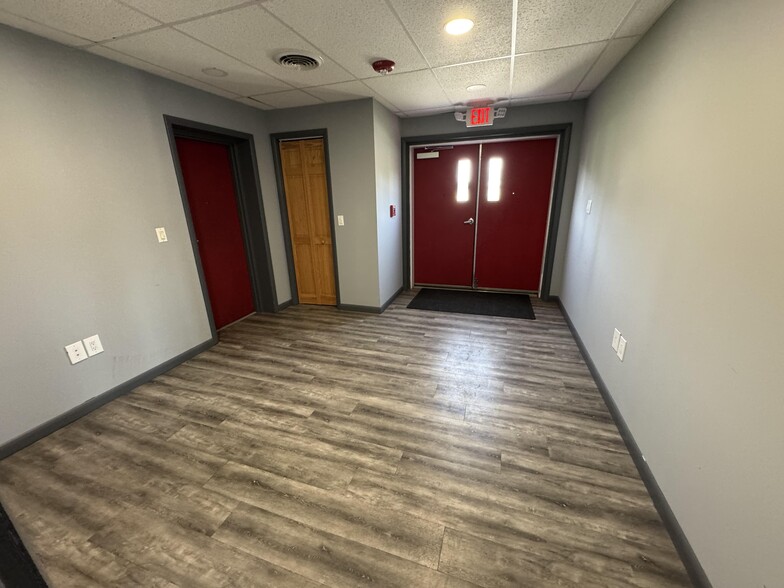 More Photos Of 205 Brick Kiln Rd, Winchester Warehouse For Sale