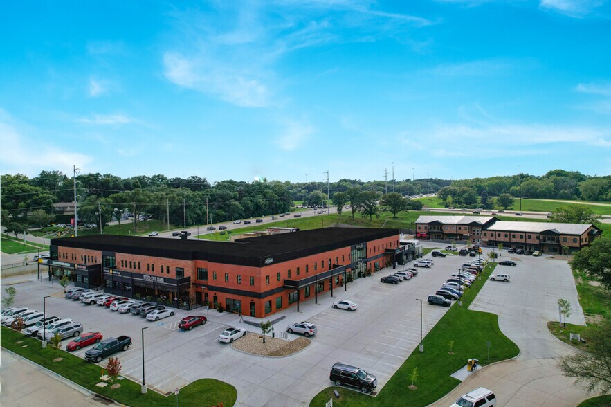 More Photos Of Regency Landing, Omaha Unknown For Lease