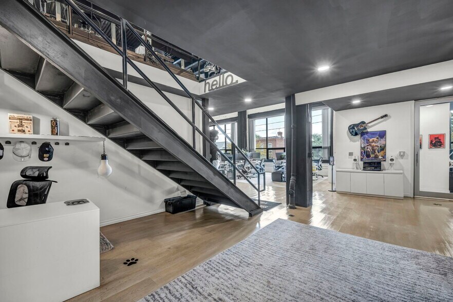 More Photos Of 3559 Bigelow Blvd, Pittsburgh Service For Sale