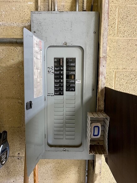 More Photos Of 821 Main St, El Cajon Office For Lease