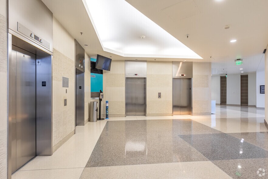 More Photos Of 5615 Highpoint Dr, Irving Office For Lease