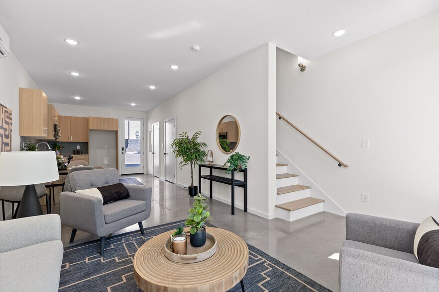 More Photos Of 1602 N Central St, Knoxville Apartments For Sale