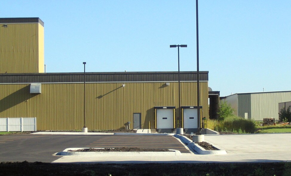 More Photos Of 1301 39th St N, Fargo Manufacturing For Lease