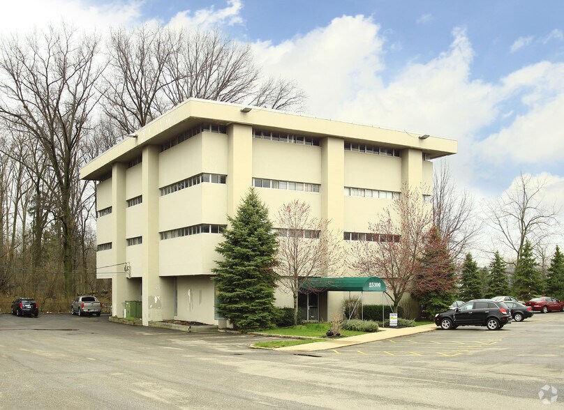Primary Photo Of 25300 Lorain Rd, North Olmsted Medical For Lease