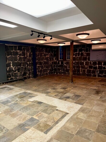 More Photos Of 1128 Smith St, Honolulu Office For Lease