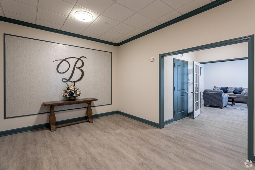 More Photos Of 800 Federal Rd, Brookfield Apartments For Lease