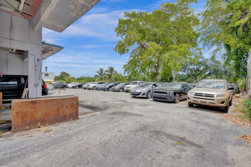 More Photos Of 5350 N State Road 7, Fort Lauderdale Auto Repair For Lease