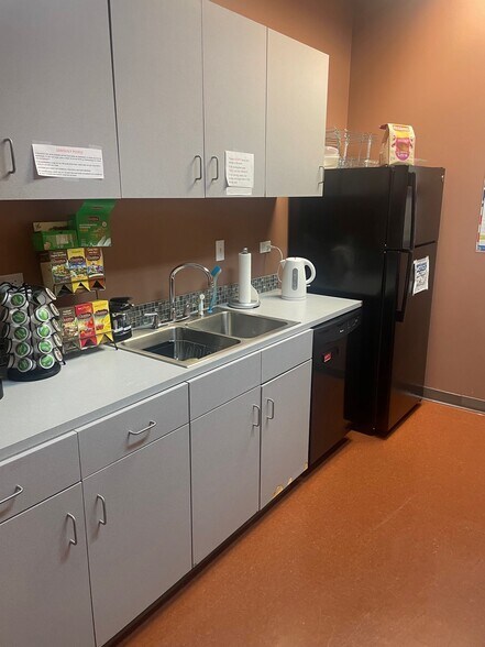 More Photos Of 8600 Park Meadows Dr, Lone Tree Showroom For Lease