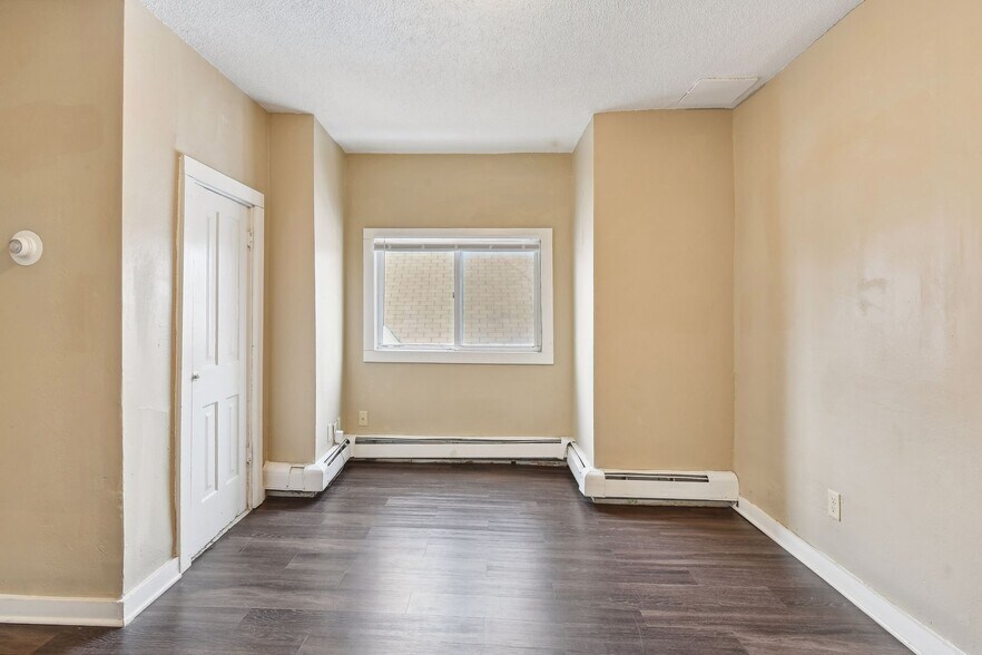 More Photos Of 953 Desoto St, Saint Paul Apartments For Sale