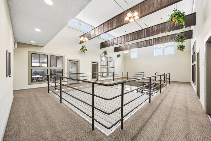 More Photos Of 22014 7th Ave S, Des Moines Medical For Sale