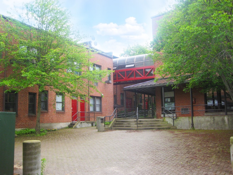 Primary Photo Of 168 Main St, Webster Apartments For Lease