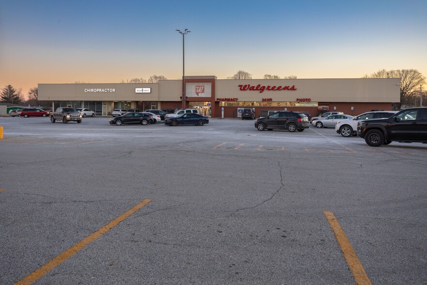 Primary Photo Of 2545 E Euclid Ave, Des Moines Freestanding For Lease