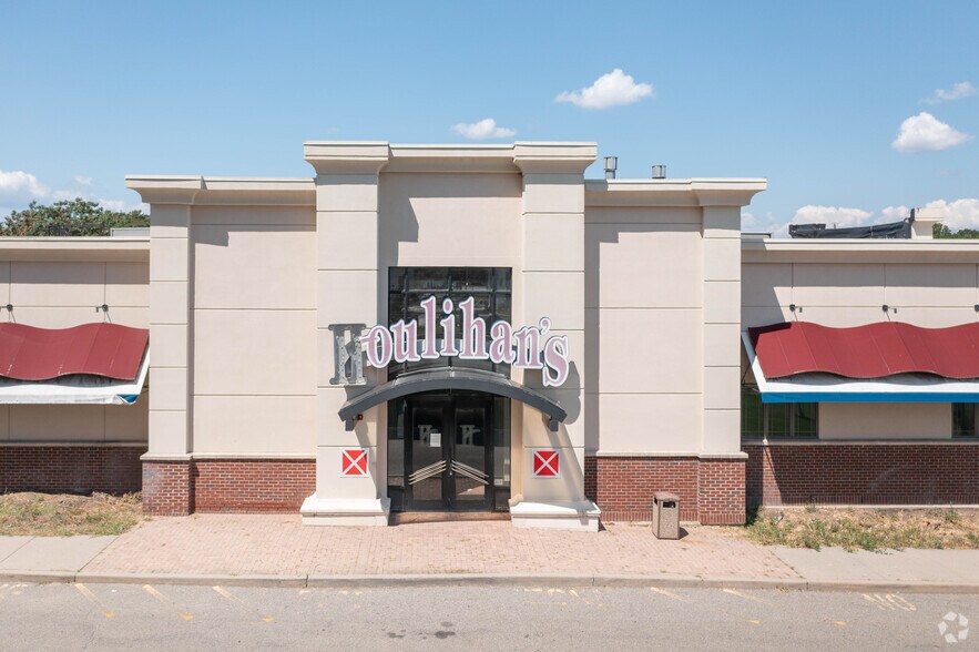 725 Merrick Ave, Westbury, NY 11590 Retail For Lease