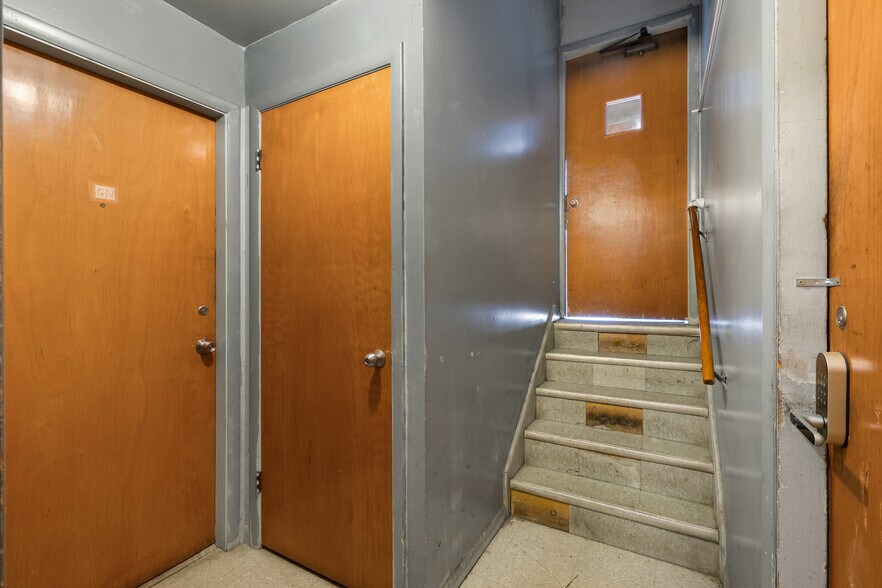 More Photos Of 3631 147th St, Midlothian Apartments For Sale