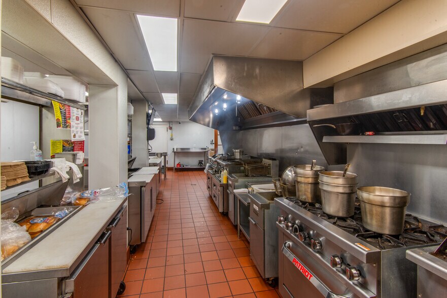 More Photos Of 542-546 S Telegraph Rd, Monroe Restaurant For Sale