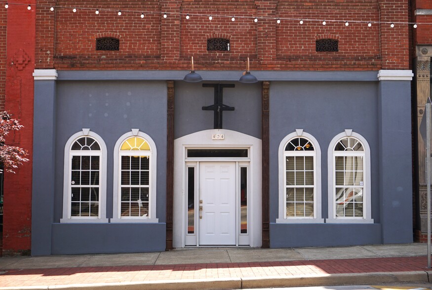 Primary Photo Of 404 S Main St, Jonesboro Office For Lease