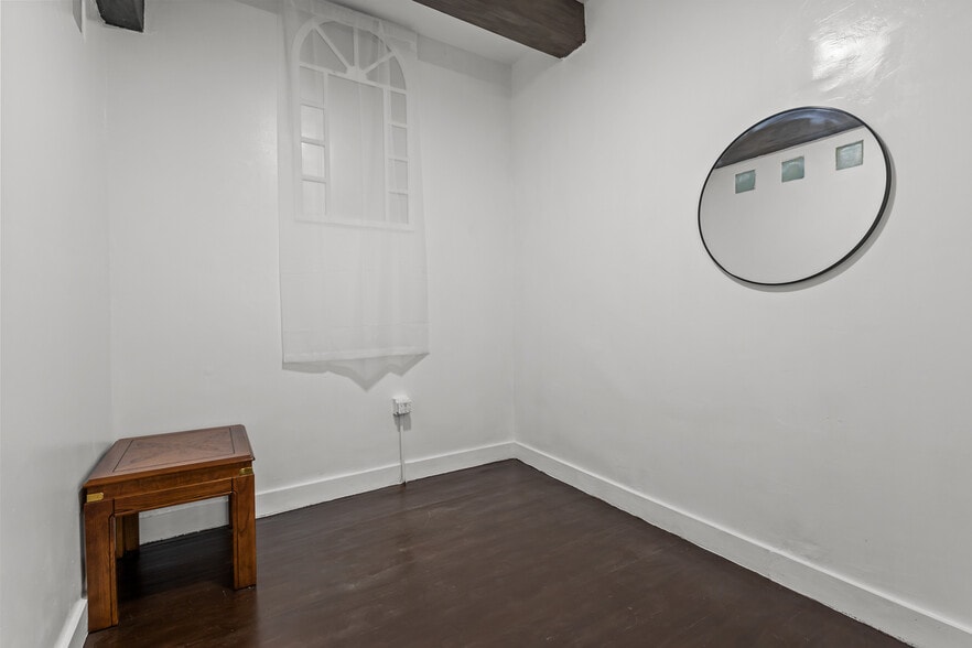 More Photos Of 116 Calverley St, Providence Storefront For Sale
