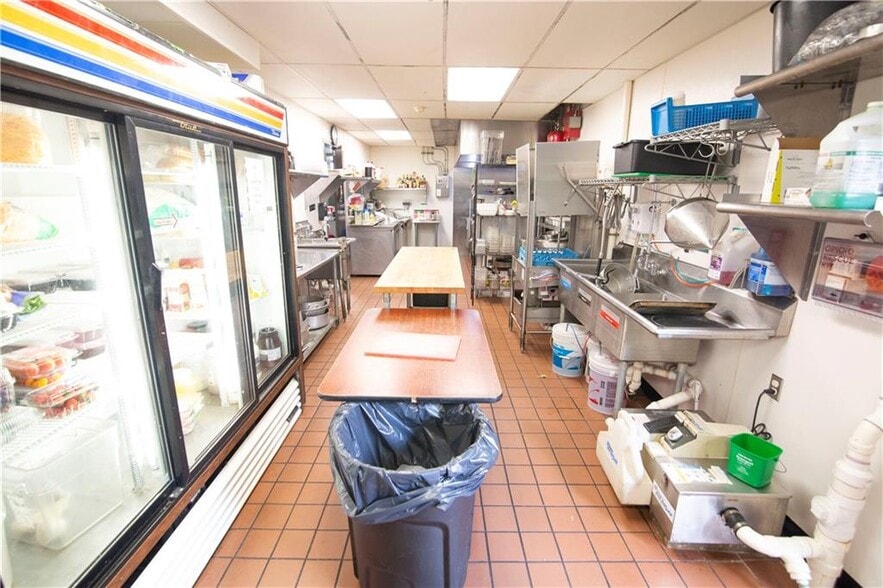 More Photos Of 371-373 Smith St, Providence Storefront For Sale