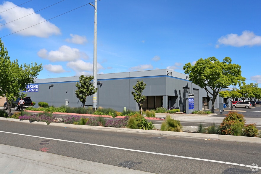 Primary Photo Of 3429 Freedom Park Dr, North Highlands Warehouse For Lease