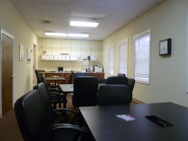 More Photos Of 4000-4008 Genesee Pl, Woodbridge Medical For Sale
