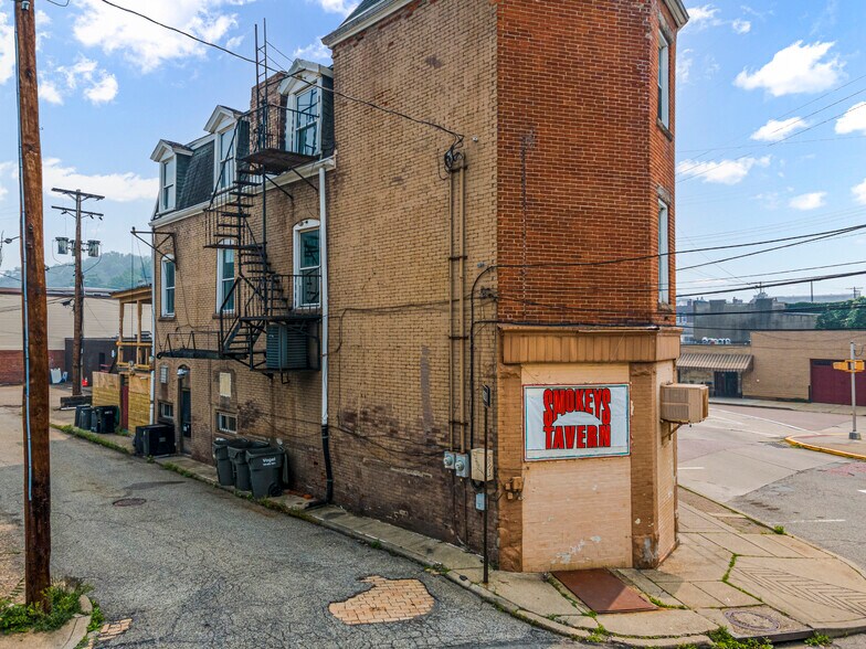 More Photos Of 139-141 Howard St, Pittsburgh General Retail For Lease