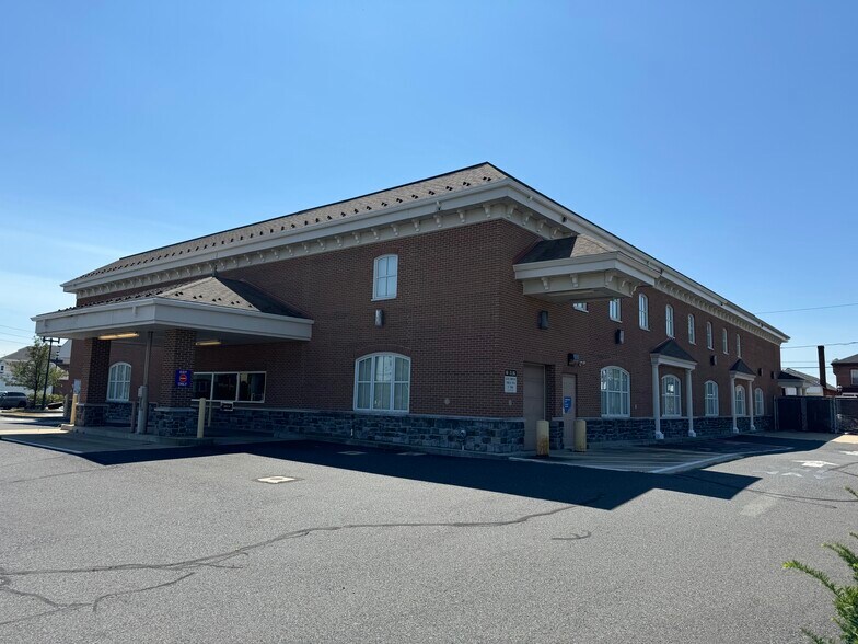 More Photos Of 350 Main St, Pennsburg Drugstore For Lease