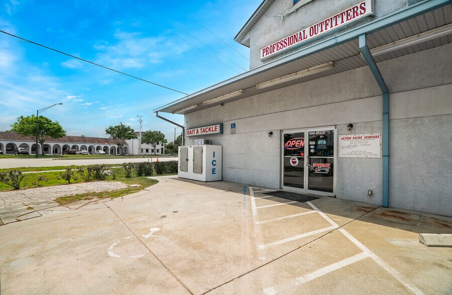 More Photos Of 1204 S US 1, Vero Beach Freestanding For Sale