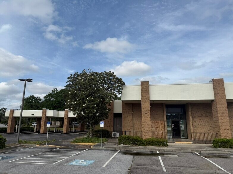 Primary Photo Of 1749 Gordon Hwy, Augusta Bank For Lease