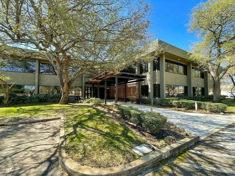 Primary Photo Of 3901 Manhattan Dr, Tyler Office For Lease