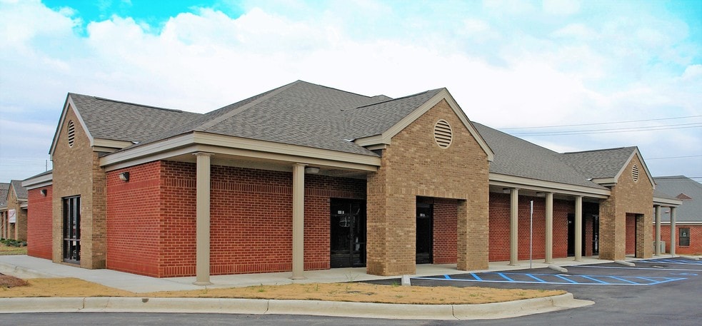 More Photos Of 660 McQueen Smith Rd, Prattville Office For Lease
