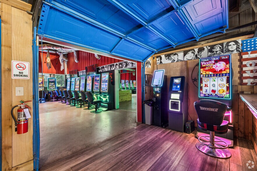 More Photos Of 1450 FM 279, Ben Wheeler Restaurant For Sale