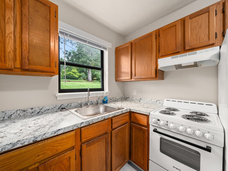 More Photos Of 615 Biltmore Ave, Asheville Apartments For Sale