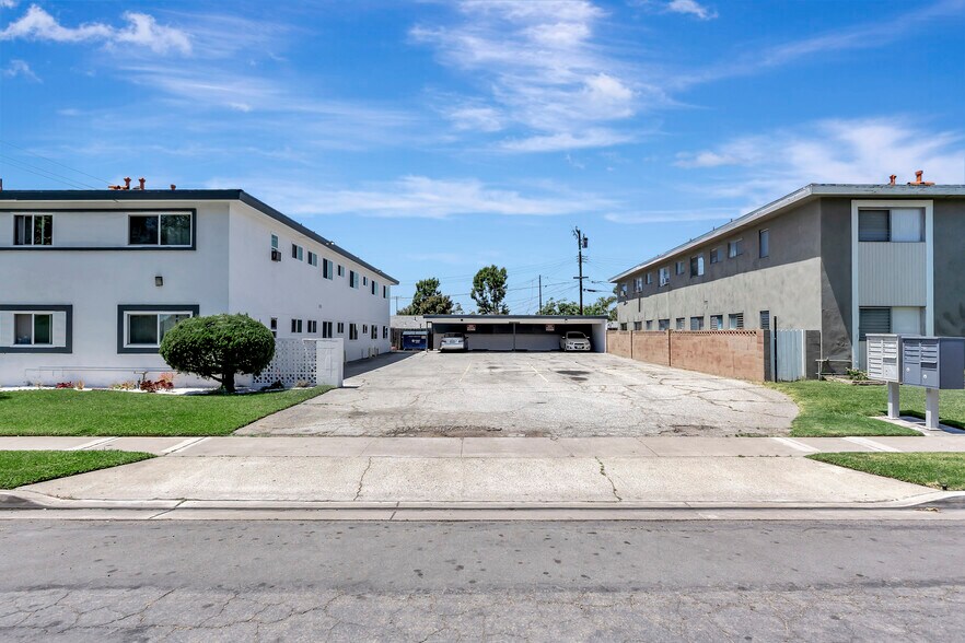 More Photos Of 12221 Peacock Ct, Garden Grove Apartments For Sale