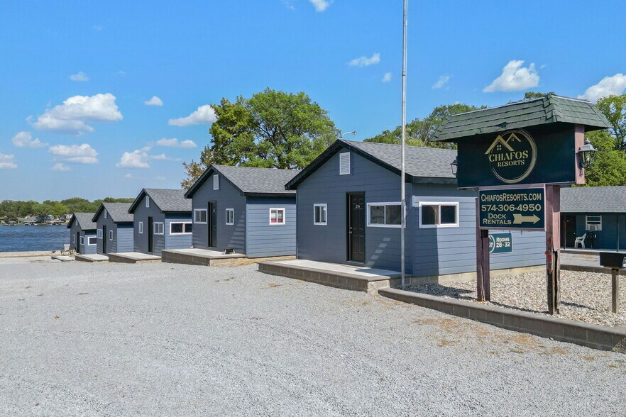 More Photos Of 4983 E Indiana Beach Rd, Monticello Hotel For Sale