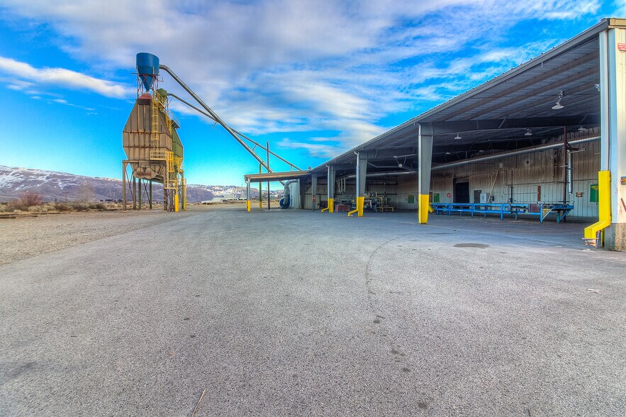 More Photos Of 31 Precision Ln, Malaga Manufacturing For Sale