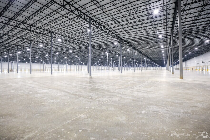 More Photos Of Turnpike Commerce Center, Shalersville Distribution For Sale