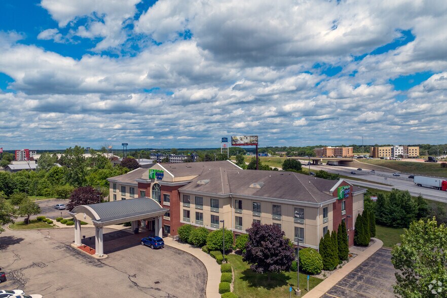 More Photos Of 3630 E Cork St, Kalamazoo Hotel For Sale