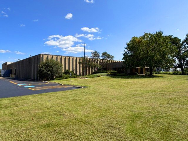 Primary Photo Of 7900 S Route 31, Crystal Lake Warehouse For Lease