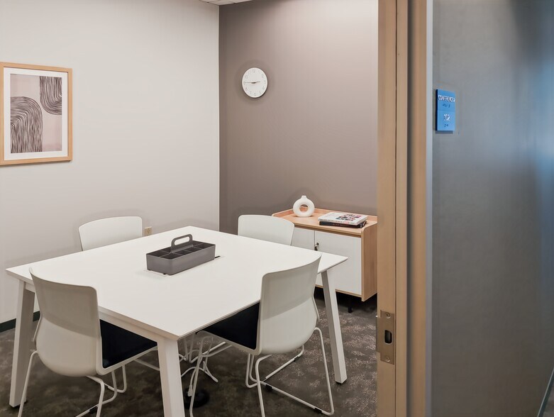 More Photos Of 11602 W Center Rd, Omaha Coworking Space