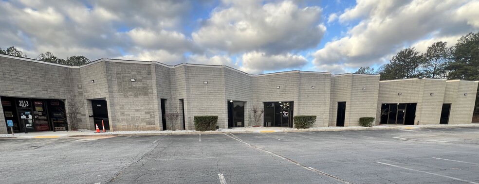 Primary Photo Of 2501-2513 Park Central Blvd, Decatur Warehouse For Lease