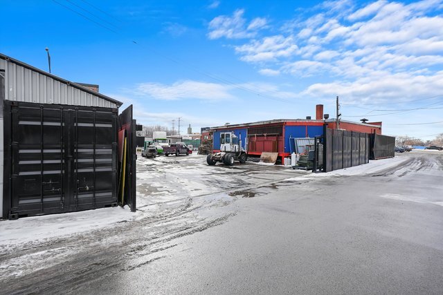 More Photos Of 3100 S Homan Ave, Chicago Warehouse For Sale