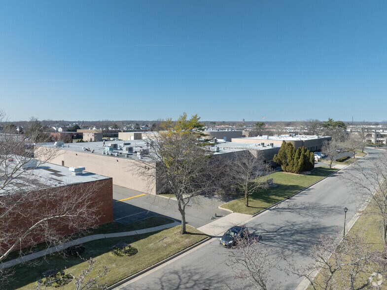 More Photos Of 60 Executive Blvd, Farmingdale Manufacturing For Sale