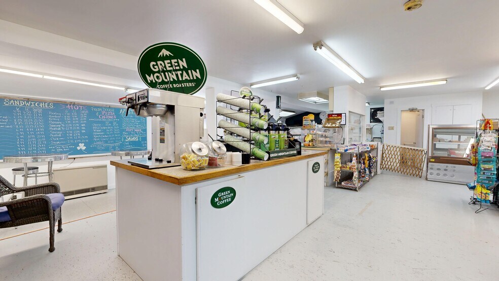 More Photos Of 130 Wardtown Rd, Freeport General Retail For Sale