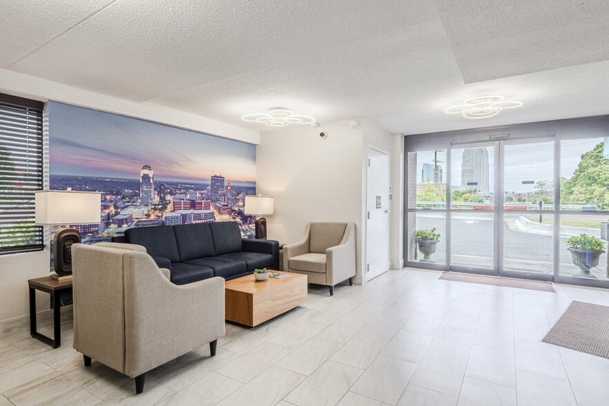 More Photos Of 200 S Broad St, Winston-Salem Hotel For Sale