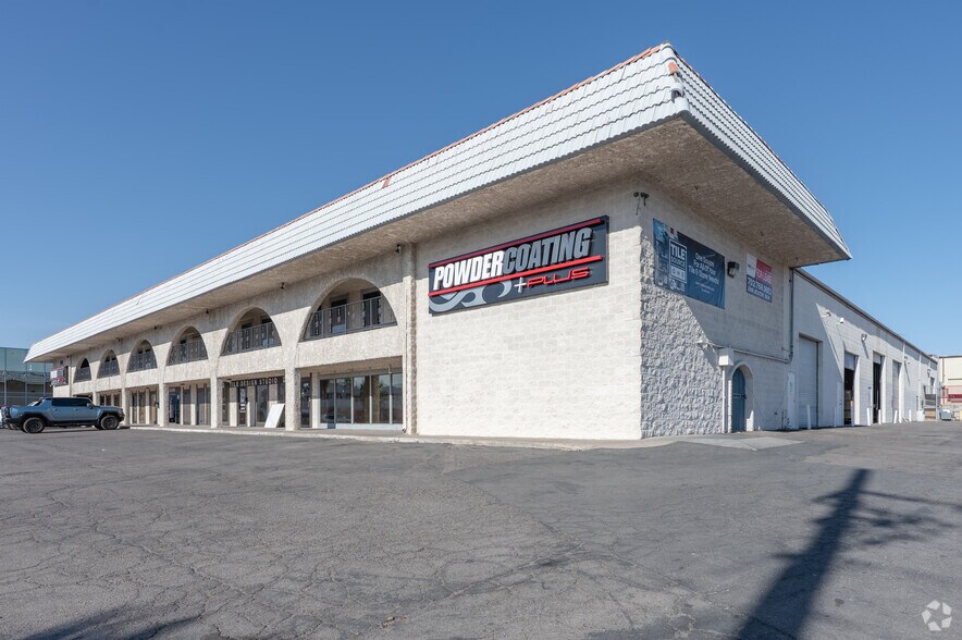 More Photos Of 5325 S Valley View Blvd, Las Vegas Warehouse For Lease
