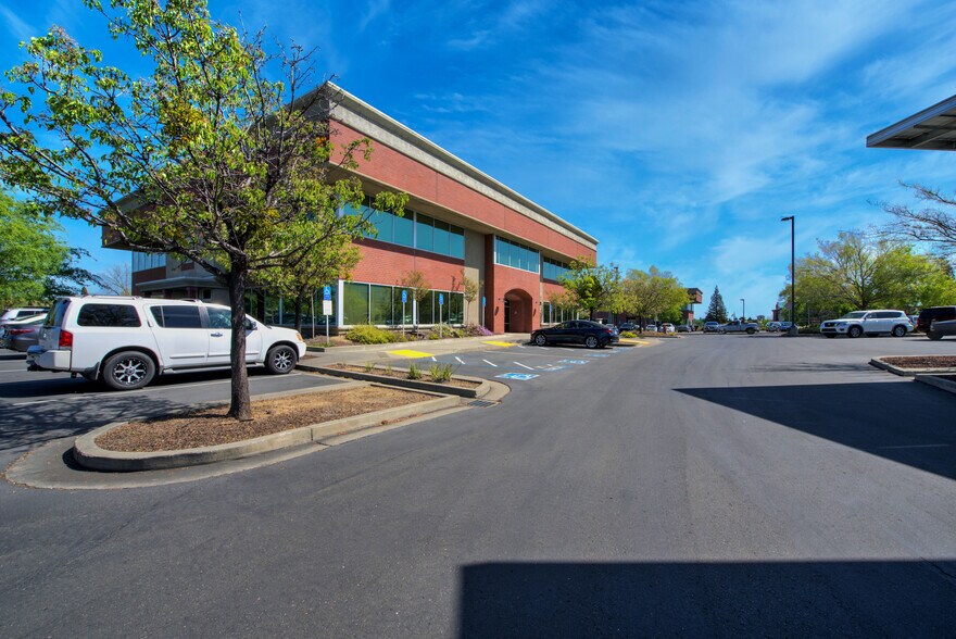 More Photos Of 750 Mason St, Vacaville Office For Lease