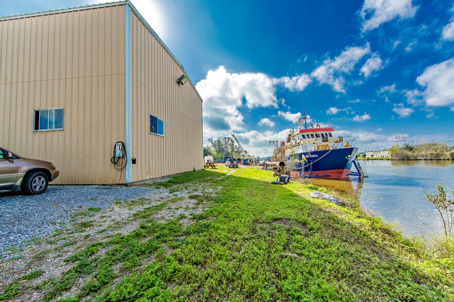 More Photos Of 1005 Saadi St, Houma Manufacturing For Sale