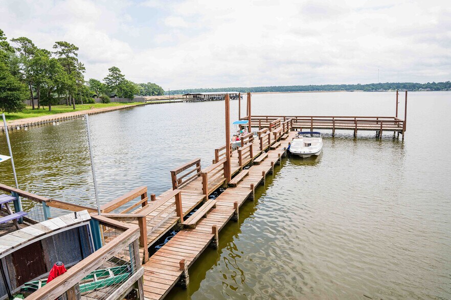 More Photos Of 371 Navaho Trl, Onalaska Hotel For Sale