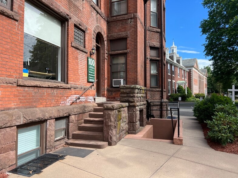 More Photos Of 79 Trumbull St, New Haven Apartments For Sale