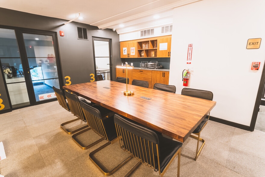 More Photos Of 6128 Ridge Ave, Philadelphia Office For Sale